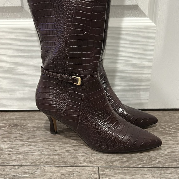 Charles by CD Arlie Croc Pointed Toe Boot - Picture 3 of 8